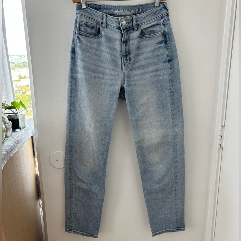 American Eagle Mom Straight Jean